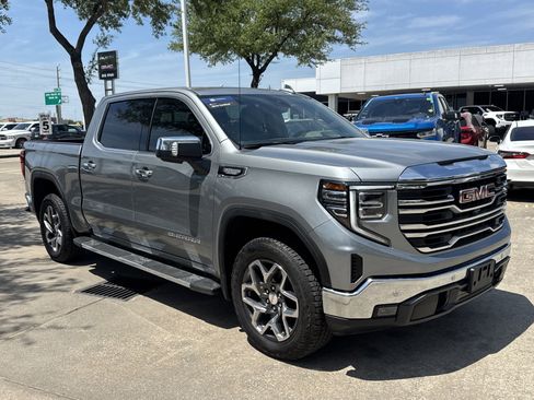 Used 2025 GMC Sierra 1500 SLT AWD/4WD image 18