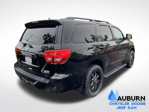 Used 2016 Toyota Sequoia SR5 RWD image 7