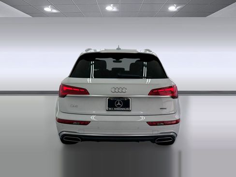 Used 2022 Audi Q5 2.0T Premium w/ Convenience Package AWD/4WD image 9