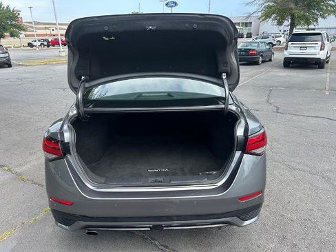 Used 2025 Nissan Sentra SR FWD image 9