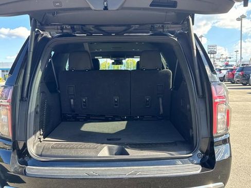 Used 2023 Chevrolet Suburban LT image 13