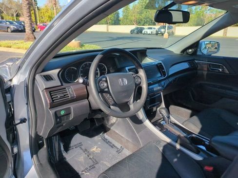 Used 2017 Honda Accord EX-L image 13