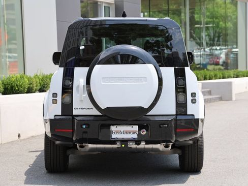New 2026 Land Rover Defender 130 X-Dynamic SE AWD/4WD image 3