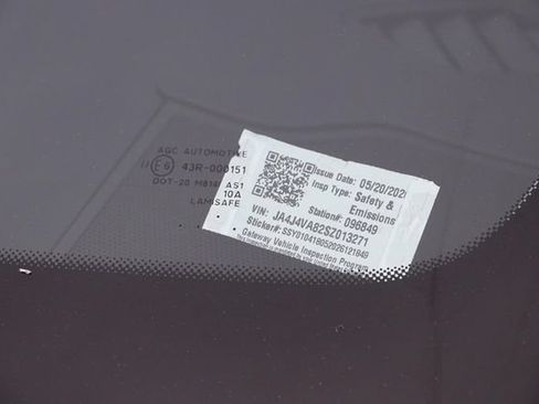Used 2025 Mitsubishi Outlander AWD image 30