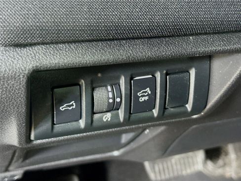 Used 2025 Subaru Outback Premium AWD/4WD image 15