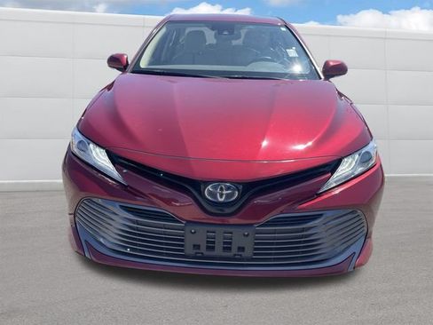 Used 2020 Toyota Camry XLE FWD image 11