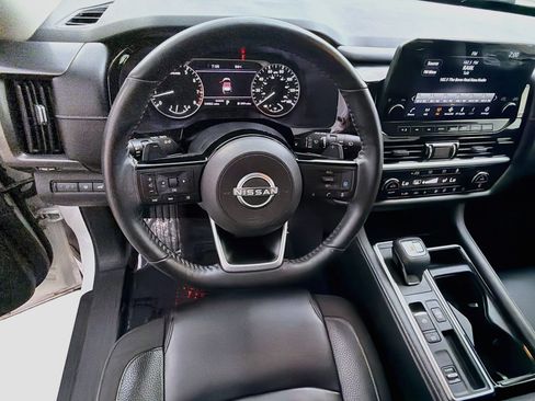 Used 2022 Nissan Pathfinder SL w/ SL Black Package FWD image 39