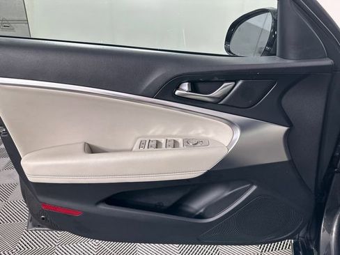 Used 2025 Genesis G70 2.5T RWD image 16