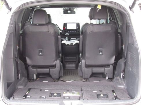 Certified 2024 Toyota Sienna XLE Woodland Edition AWD/4WD image 24