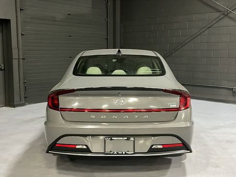 Used 2022 Hyundai Sonata Blue w/ Cargo Package FWD image 5