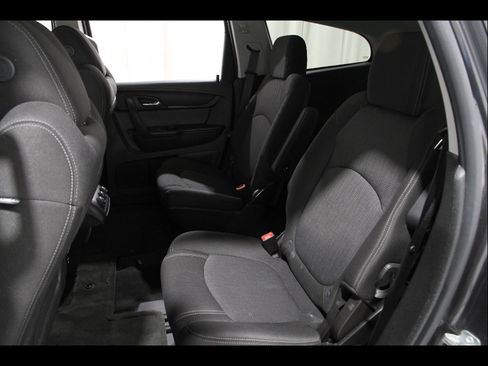 Used 2017 Chevrolet Traverse LT image 18