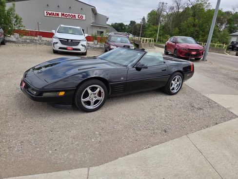 Used 1993 Chevrolet Corvette Convertible RWD image 4
