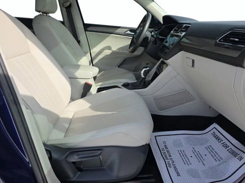 Used 2022 Volkswagen Tiguan SE image 18