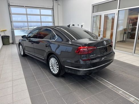 Used 2017 Volkswagen Passat 1.8T SE image 3