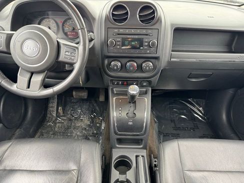 Used 2015 Jeep Patriot High Altitude AWD/4WD image 8
