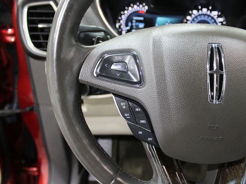 Used 2016 Lincoln MKX Select w/ Climate Package image 10