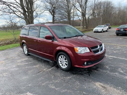 Used 2018 Dodge Grand Caravan SXT image 11