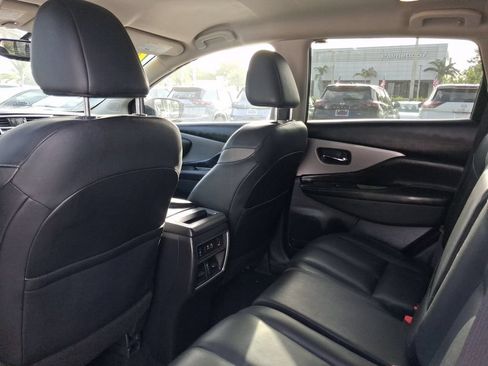 Used 2019 Nissan Murano SL FWD image 7