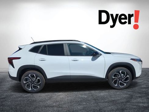 New 2026 Chevrolet Trax RS w/ Driver Confidence Package image 2