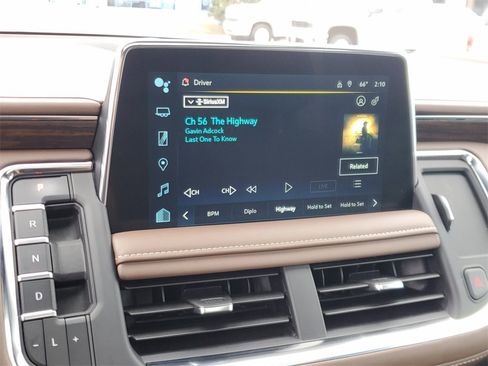 Used 2024 Chevrolet Suburban High Country w/ Premium Package image 29