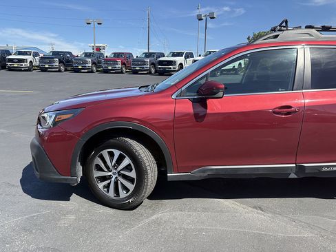 Used 2022 Subaru Outback Premium AWD/4WD image 11