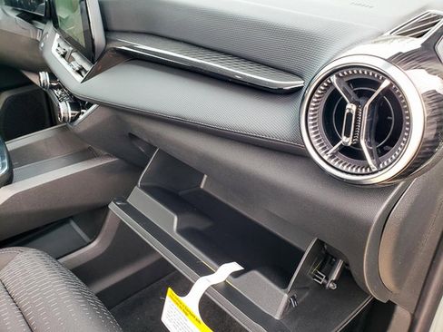 New 2026 Chevrolet Equinox LT w/ Safety and Technology Package image 33