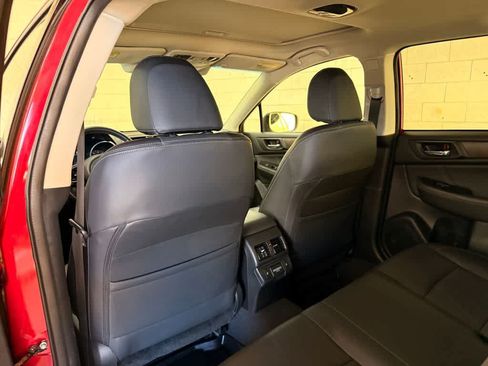 Used 2018 Subaru Outback 2.5i Limited AWD/4WD image 12