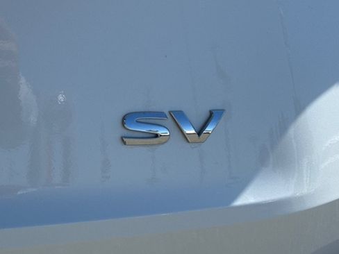 Used 2023 Nissan Rogue SV FWD image 34