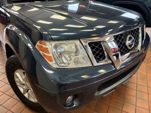 Used 2018 Nissan Frontier SV w/ Value Truck Package image 2