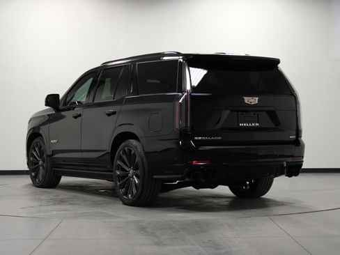 Used 2025 Cadillac Escalade V image 6