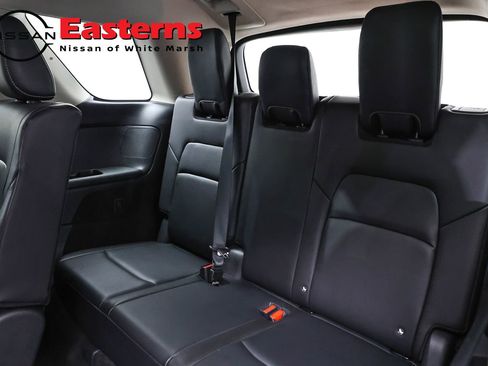 Used 2023 Nissan Pathfinder SL AWD/4WD image 26