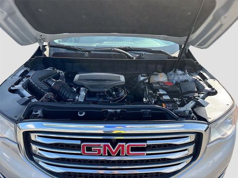 Used 2019 GMC Acadia SLT w/ LPO, Floor Liner Package image 33