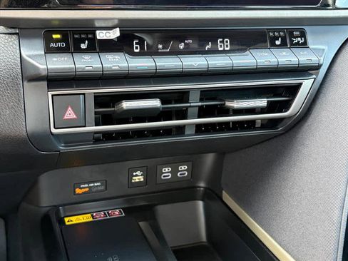 Used 2026 Toyota Camry LE w/ Convenience Package image 16