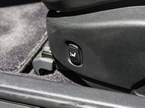 Used 2011 Nissan GT-R Premium AWD/4WD image 40