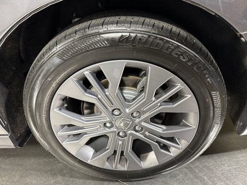 Used 2025 Honda Odyssey Touring image 12