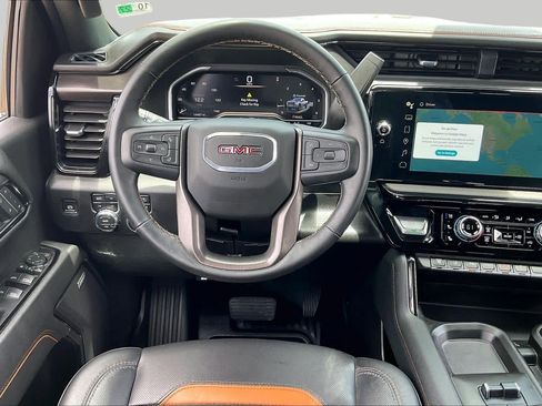 Used 2025 GMC Sierra 2500 AT4 w/ AT4 Premium Plus Package AWD/4WD image 6