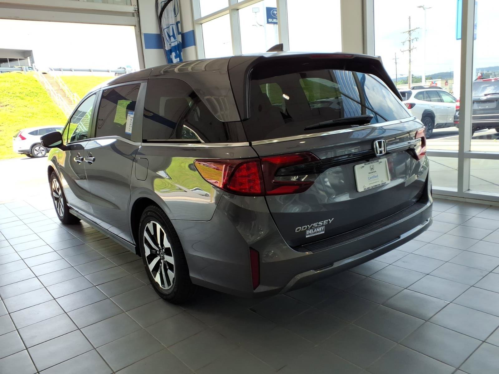 Certified 2025 Honda Odyssey EX-L image 7