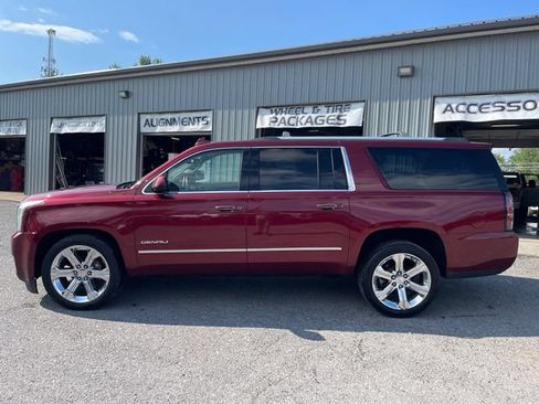 Used 2016 GMC Yukon XL Denali w/ Open Road Package AWD/4WD image 4