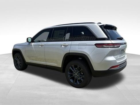 New 2026 Jeep Grand Cherokee Limited AWD/4WD image 2