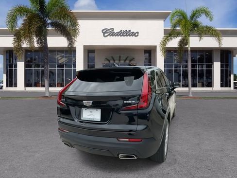 Certified 2022 Cadillac XT4 Luxury w/ Driver Awareness Package image 13