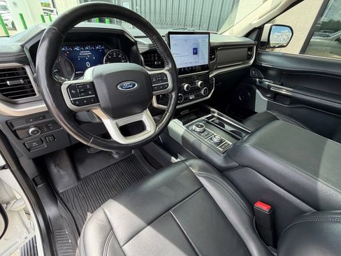 Used 2022 Ford Expedition XLT AWD/4WD image 11