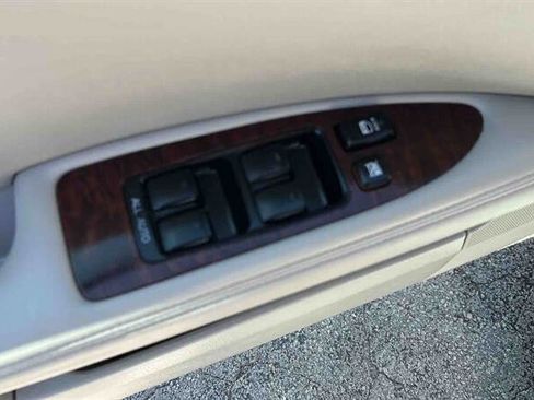 Used 2011 Toyota Avalon Limited FWD image 17