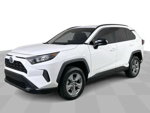 Used 2022 Toyota RAV4 LE AWD/4WD image 1