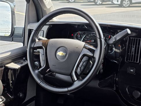 Used 2017 Chevrolet Express 2500 RWD image 44