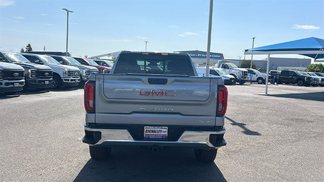 Used 2023 GMC Sierra 1500 SLT w/ SLT Premium Plus Package AWD/4WD image 4