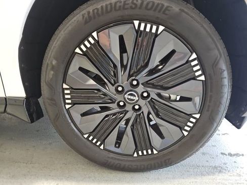 Certified 2025 Nissan Murano Platinum w/ Cargo Package AWD/4WD image 28