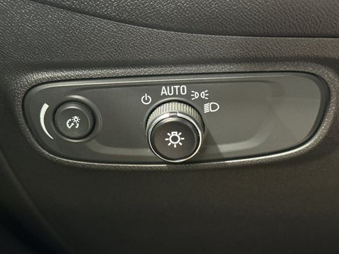 Used 2024 Chevrolet Equinox LT w/ LPO, Floor Liner Package AWD/4WD image 33