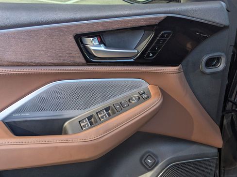 Certified 2025 Acura MDX SH-AWD w/ Advance Package image 12