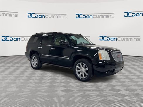 Used 2011 GMC Yukon Denali image 2