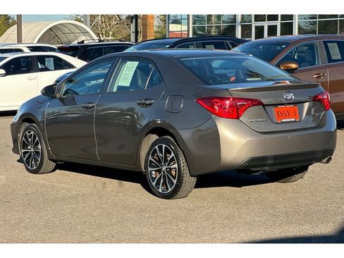 Used 2017 Toyota Corolla SE w/ Carpet Mat Package (TMS) image 8